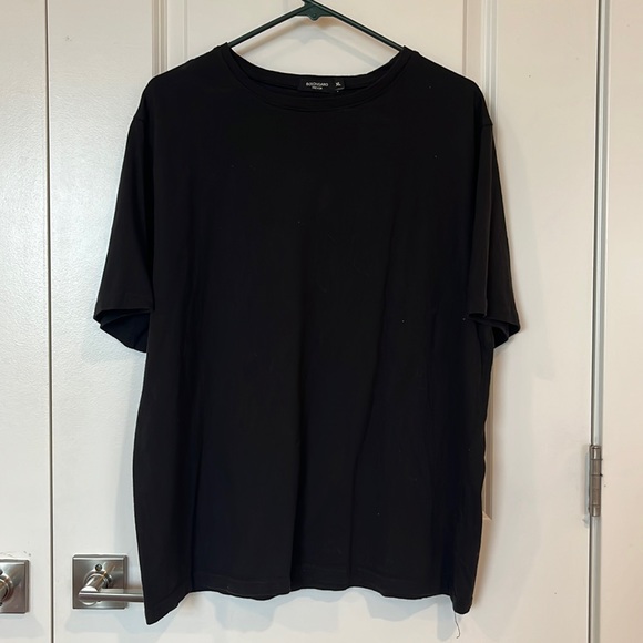 bolongaro trevor t shirt, black, front is plain, back has skeleton face - Picture 2 of 5